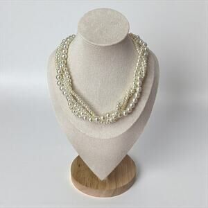 Chic & Classy Pearl Choker Necklace
